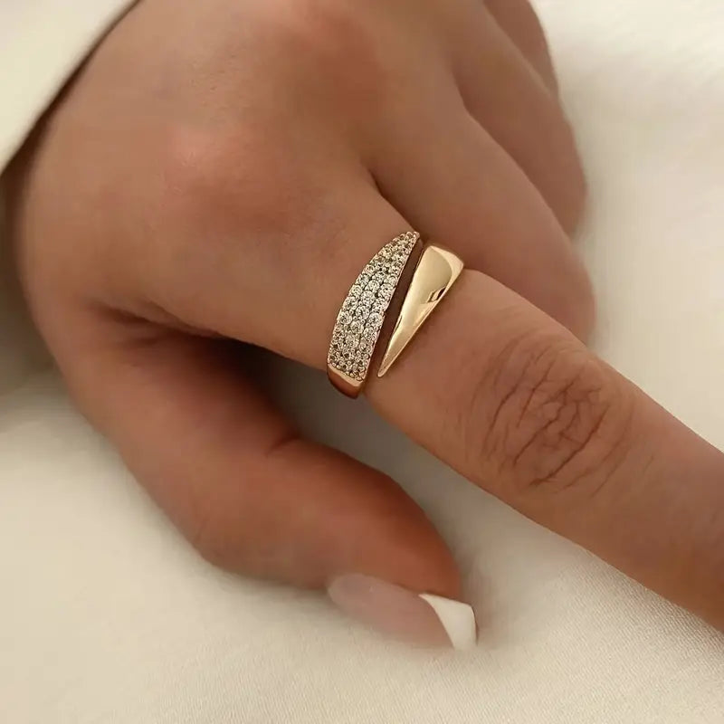 Stråla™ | Sophisticated Ring