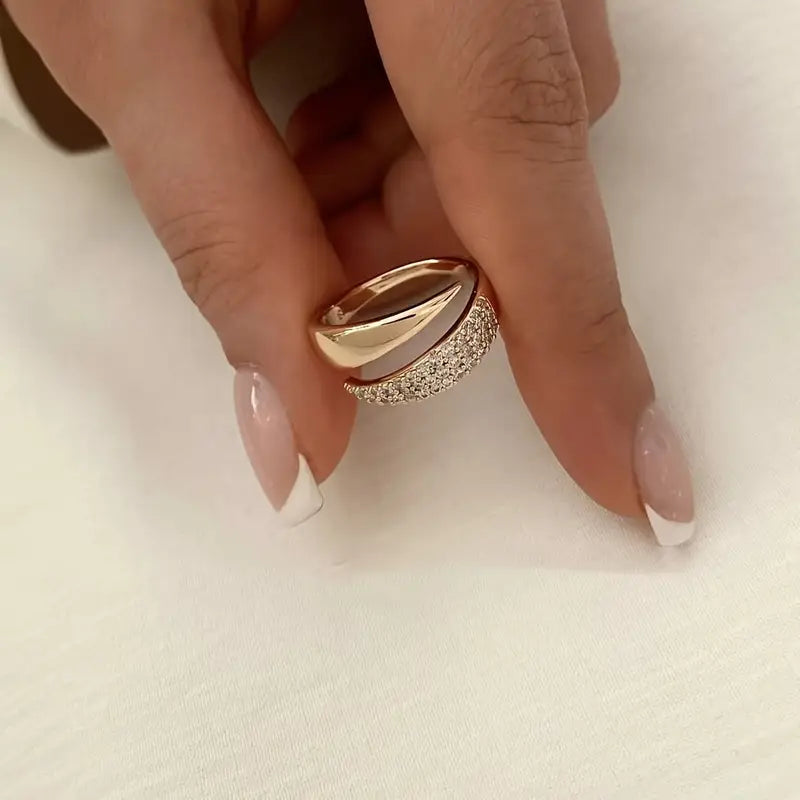 Stråla™ | Sophisticated Ring