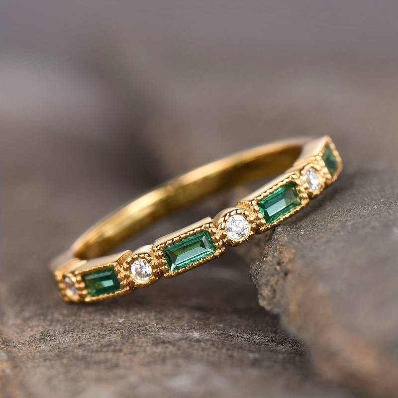 Vintage Guld Ring med Grøn Zirkonia Sten
