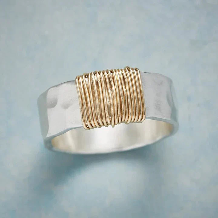 Retro Sølvring med Guldtrådsdesign