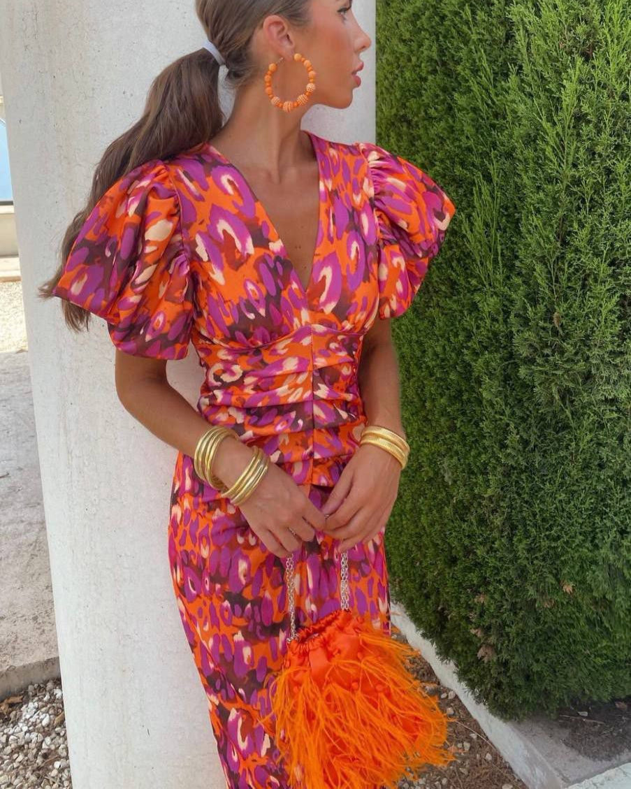 SIMONA | Elegancka sukienka z dekoltem w serek i bufkami